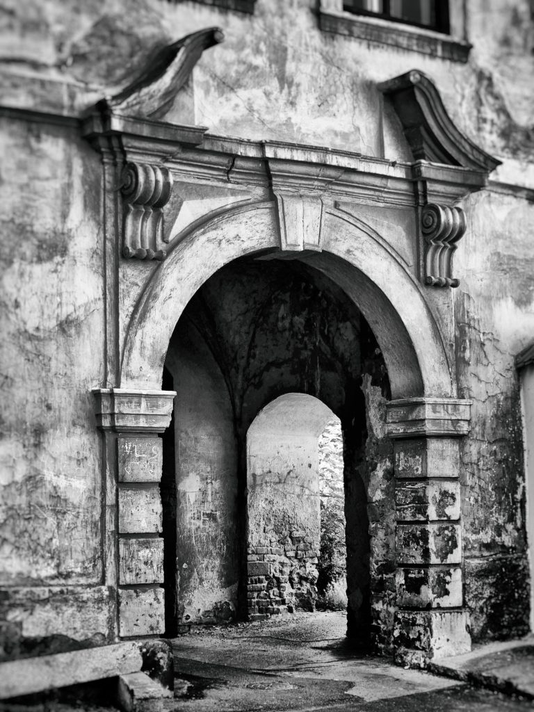Ancient antique arch structure